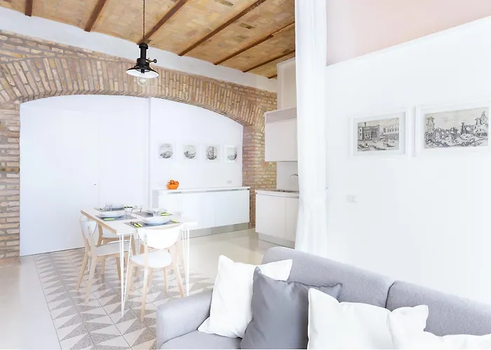 Lilli Vatican White Domus * Roma