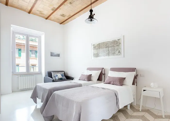 Lilli Vatican White Domus * Roma